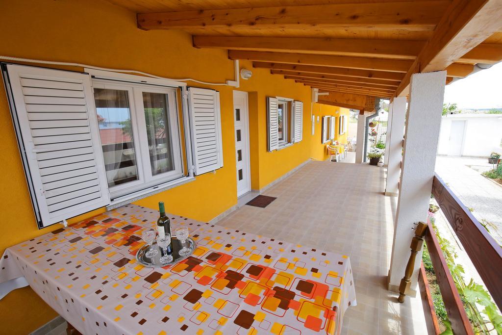 Apartment Marta Ražanac Exterior foto